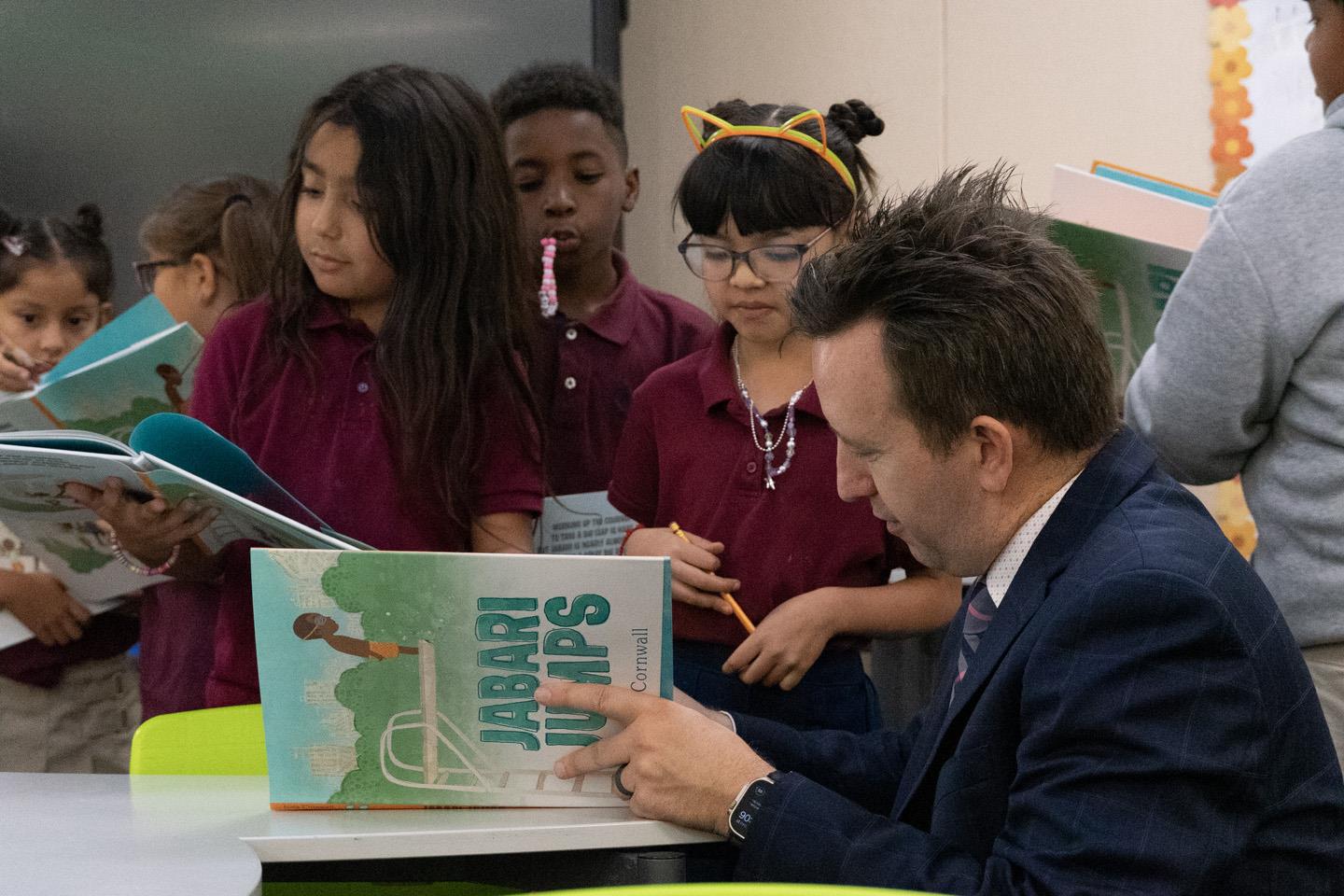 Maricopa County School Superintendent Steve Watson reading Jabari Jumps by Gaia Cornwall to Dani Schulze’s 3rd-grade class at Garfield Elementary School.