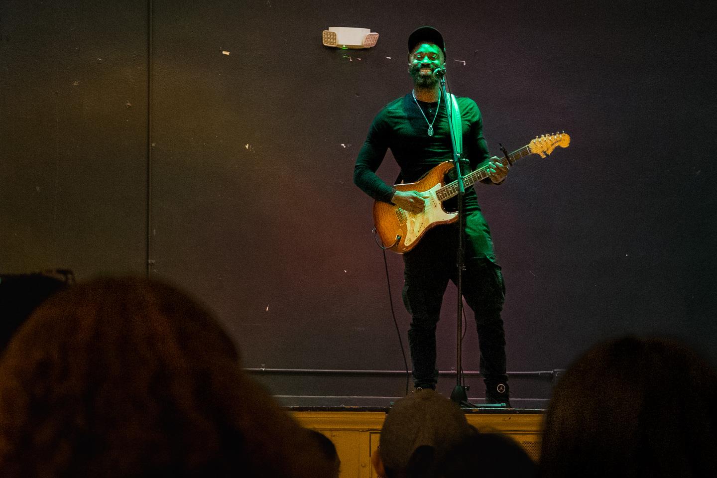 Grammy-Winner Curt Chambers Performs for Phoenix #1 Students