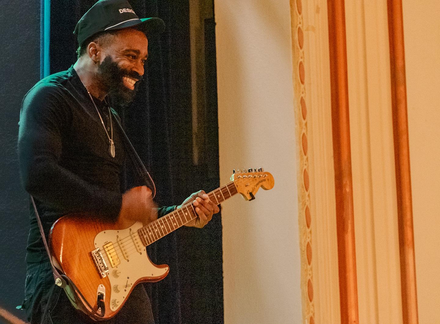 Grammy-Winner Curt Chambers Performs for Phoenix #1 Students