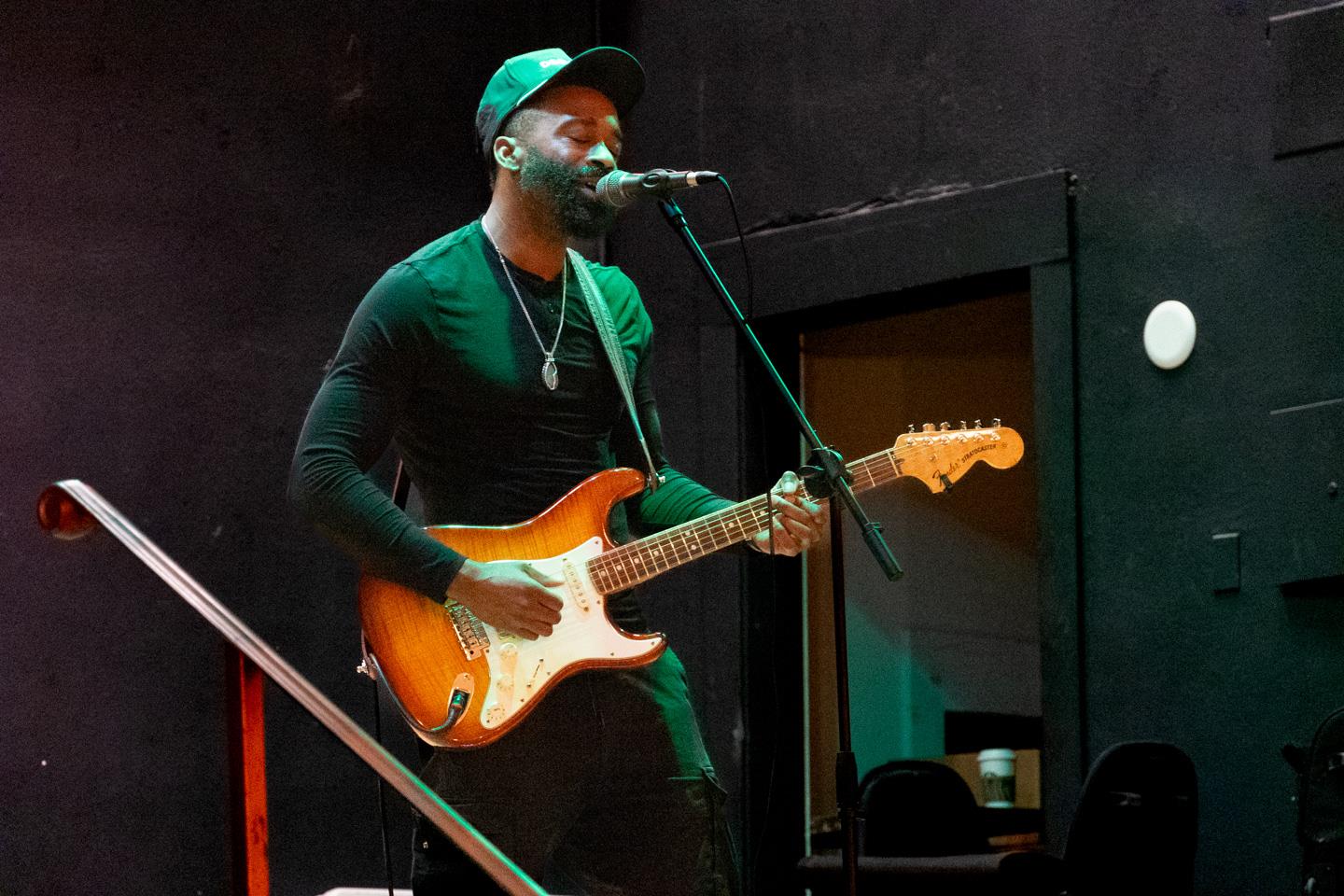 Grammy-Winner Curt Chambers Performs for Phoenix #1 Students