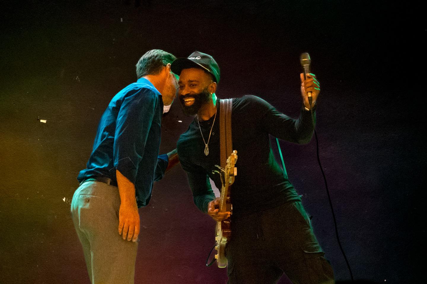 Grammy-Winner Curt Chambers Performs for Phoenix #1 Students